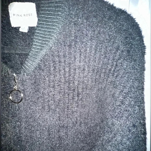 Black zippered front ultra soft, fluffy, fuzzy knit, waist high sweater jacket… - Picture 4 of 4